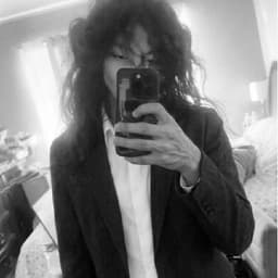 chris, in a mirror selfie